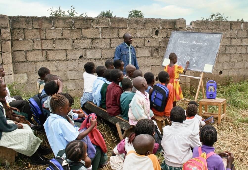 A outdoor radio school classroom of Grade 2 students. 